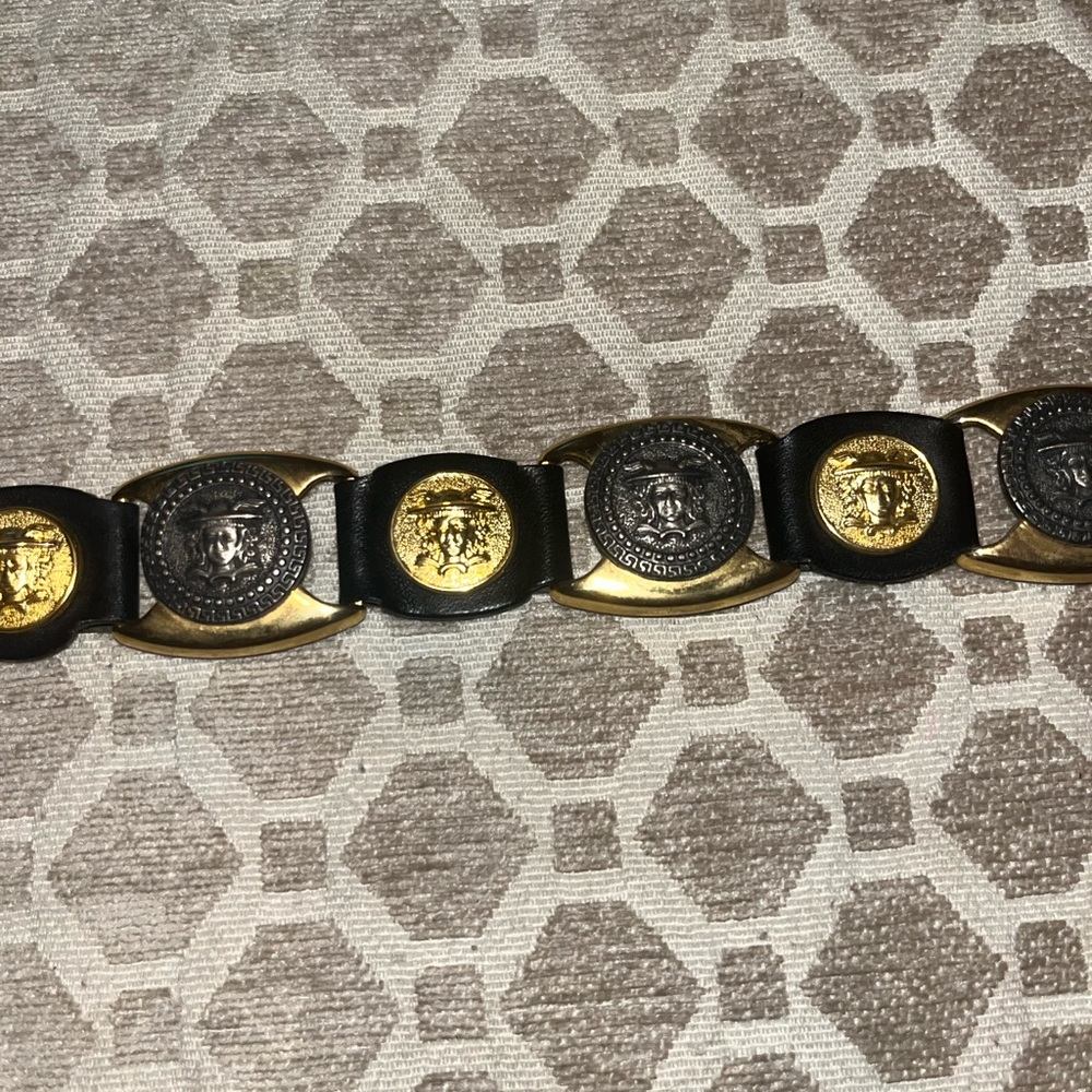 Milo’s linked Italian belt